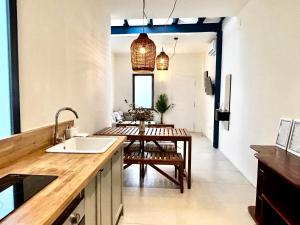 Travel Habitat Playa del Cabanyal