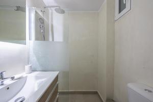 Ground floor apartment, 100m from metro Panormou