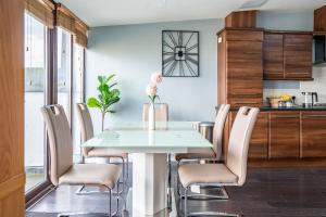 Penthouse Near City Hall with Balcony and Chic Duplex