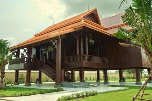 Heritage Village Resort