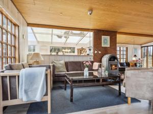 Holiday Home Felicity - 450m from the sea by Interhome