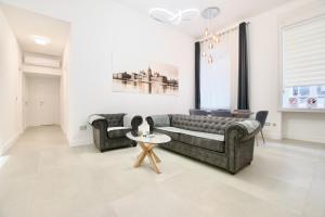 Premium Apartment by Hi5- Near New York Cafe