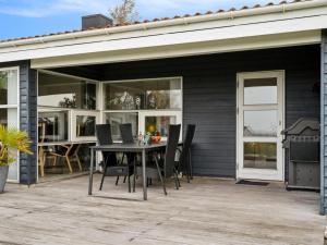 Holiday Home Liesel - 700m from the sea by Interhome