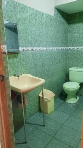 Casa A 13 minutos del aeropuerto Acceso A Baño, Cocina y Comedor Compartido