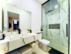 Casa em Bal Picarras 3 quartos churrasqueira privativa Ar Condicionado Wi-fi Cozinha Completa a 750m Praia com vaga privativa de Garagem