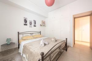 Ground floor apartment, 100m from metro Panormou