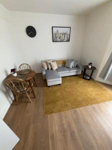 4Bed Spacious New Refurbish Home Near Westfield