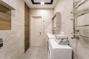 Modern apartment in a new building near the center Free parking