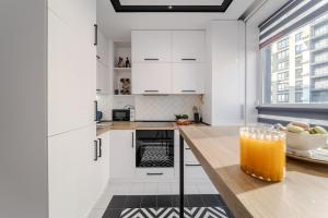 Modern apartment in a new building near the center Free parking