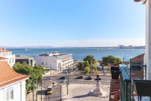 The Alecrim Nest - Between River and Chiado