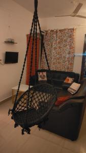 CHIC Boho 2BHK Just 10 Mins to Beach and White Town DUSK