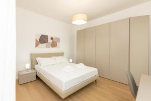 Design and Fashion - new bright apartment