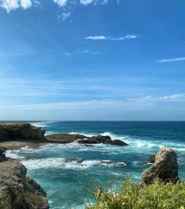 Casa vacacional en Salinas en Urb privada con parqueo piscina y jacuzzi