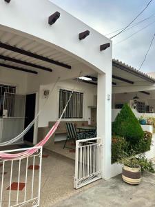 Casa vacacional en Salinas en Urb privada con parqueo piscina y jacuzzi