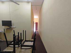 FAMILYs ROOM