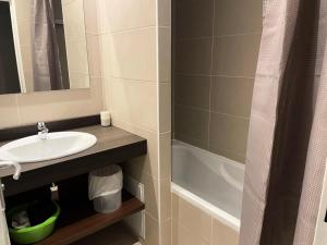 Résidence Le Portillo - Piscine - Studio pour 7 Personnes MAE-5153