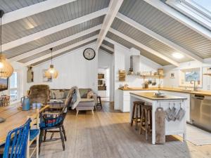 Holiday Home Pauliina - 500m from the sea by Interhome