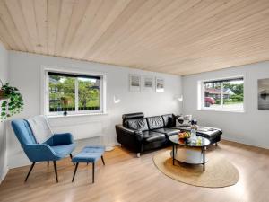 Holiday Home Eino - 150m from the sea by Interhome