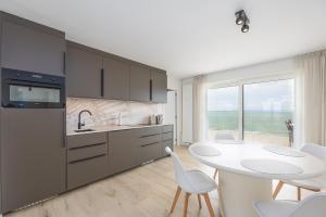 LECOMTE - The Seaview Penthouse CLOUD 9