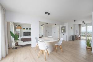 LECOMTE - The Seaview Penthouse CLOUD 9