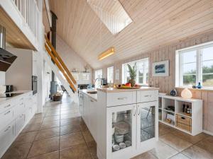 Holiday Home Helmi - 1-5km from the sea by Interhome