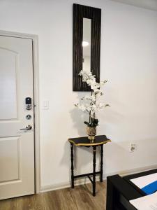 Frisco Vibes With Pool Gym and Elegant 1BR Apart