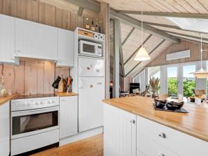 Holiday Home Angelie - 400m from the sea by Interhome