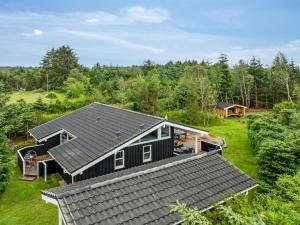 Holiday Home Anouk - 2km from the sea by Interhome