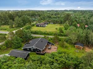 Holiday Home Anouk - 2km from the sea by Interhome