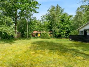 Holiday Home Lonneke - 800m from the sea by Interhome