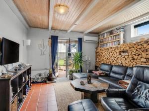 Apartment Hansa - 300m from the sea by Interhome