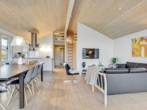 Holiday Home Elni - 900m from the sea by Interhome