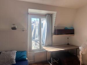 Independant & calm Parisian home