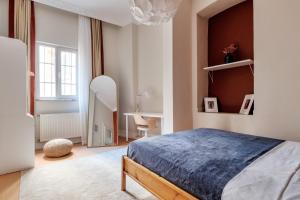 Urban Balcony Suite - Close to Taksim