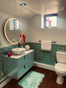 2 Bedroom - Garden Apartment, with parking