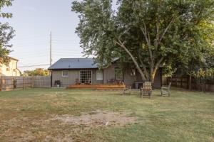 Downtown Bentonville The Cozy Switchback Entire Home with Biking and Trails Steps Away Including Hot Tub and Firepit