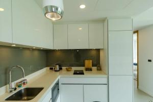 2bdr Apartment Oceanstone Laguna by Capital Pro