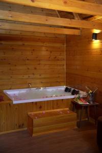 Navy Inn & Bungalows