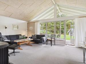 Holiday Home Henny - 1-5km from the sea by Interhome