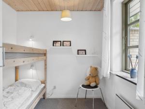 Holiday Home Henny - 1-5km from the sea by Interhome