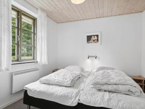 Holiday Home Henny - 1-5km from the sea by Interhome