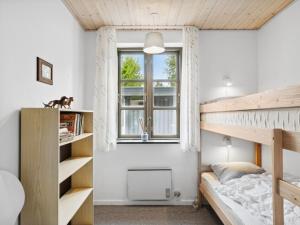 Holiday Home Henny - 1-5km from the sea by Interhome