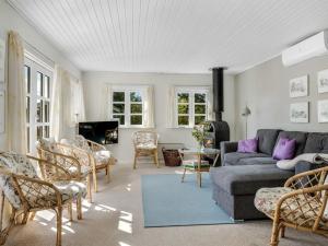 Holiday Home Ingobert - 50m from the sea by Interhome