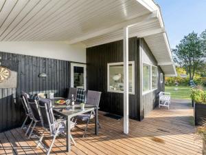 Holiday Home Rosmarie - 600m from the sea by Interhome