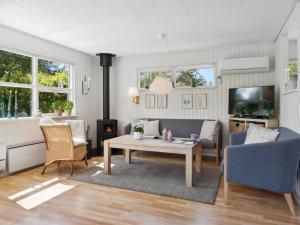 Holiday Home Kajo - 800m from the sea by Interhome