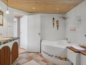 Holiday Home Petri - 500m from the sea by Interhome