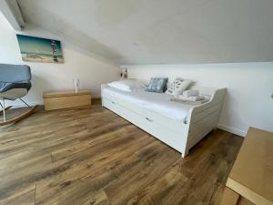 Charming and comfortable villa, golf and ocean nearby