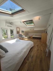 Charming and comfortable villa, golf and ocean nearby