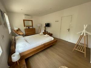 Charming and comfortable villa, golf and ocean nearby