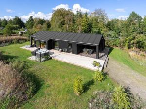 Holiday Home Sinna - from the sea by Interhome